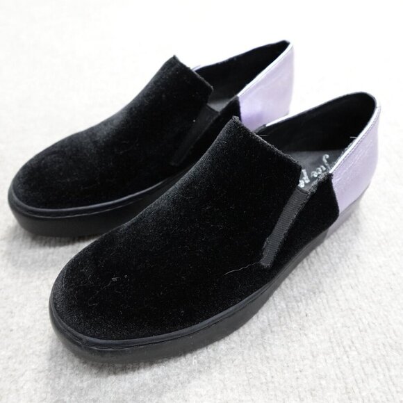 Free People Shoes  7 / 37 Black Purple Metallic Velvet  Varsity Slip Ons NEW - Picture 1 of 7